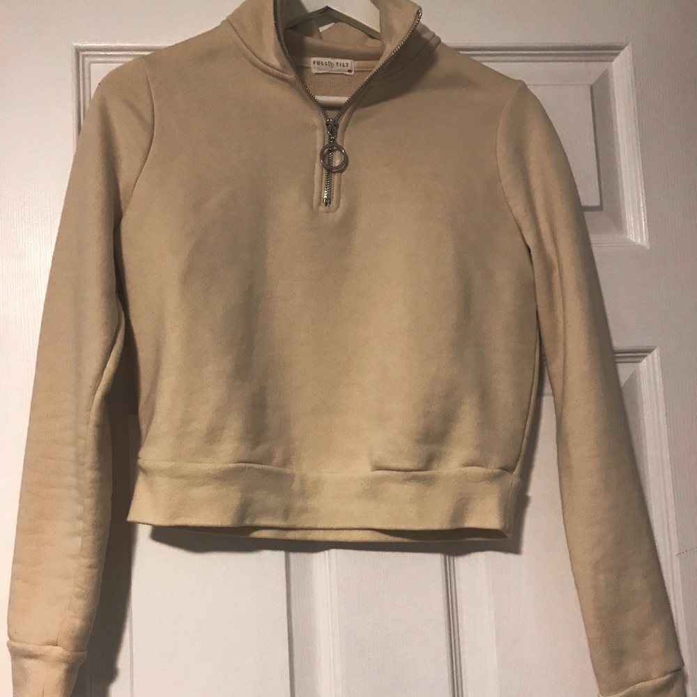 Cropped jacket with zipper